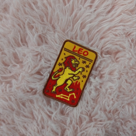 ❣️LEO astrology tarot card iron-on patch! Rare! So cute! Nwot - Picture 2 of 6